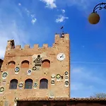 Tognazzi - Casa Ipazia *